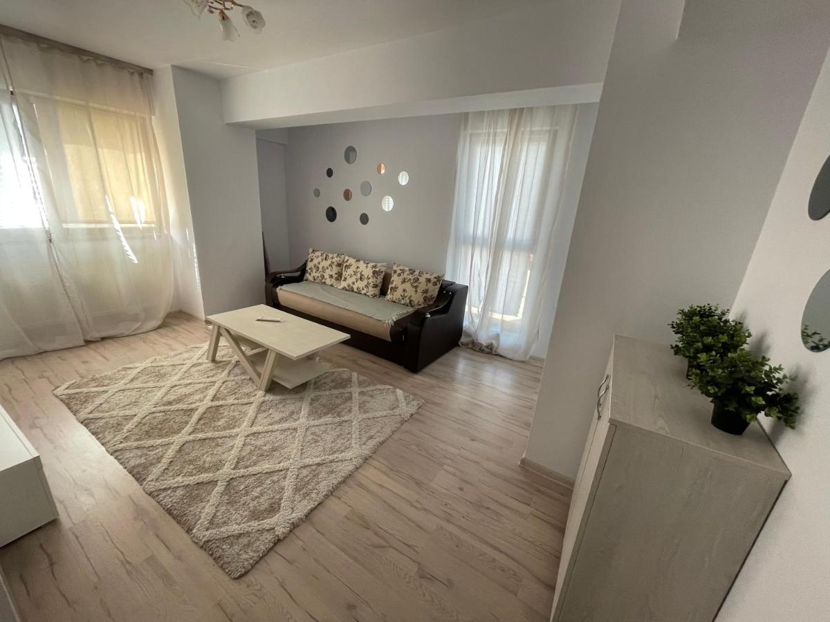The Mirror - Quiet & Friendly Place In Copou Apartment Iasi Exterior photo