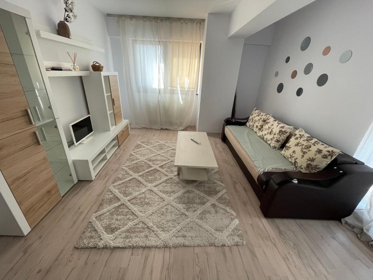 The Mirror - Quiet & Friendly Place In Copou Apartment Iasi Exterior photo